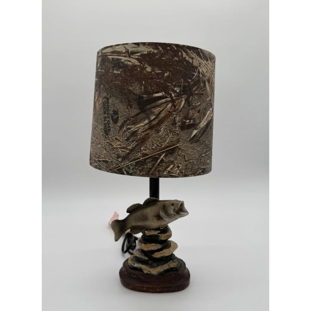 Mossy Oak Large Mouth Bass Table Lamp Camo